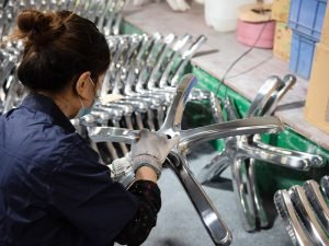 How to Choose a Swivel Chair Base for Commercial Use